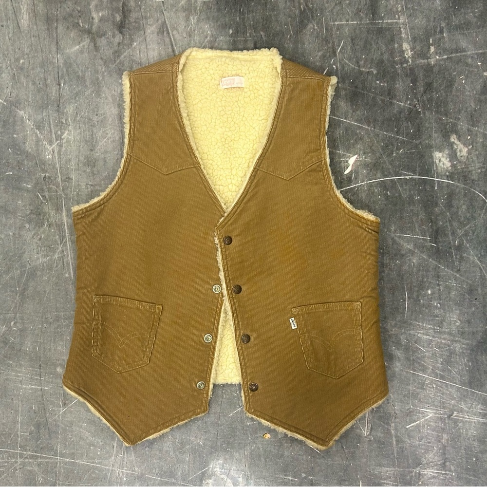 Vintage 70s/80s Levi’s corduroy sherpa vest